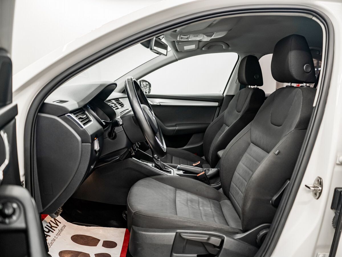 Skoda Octavia 2015 - фото автомобиля