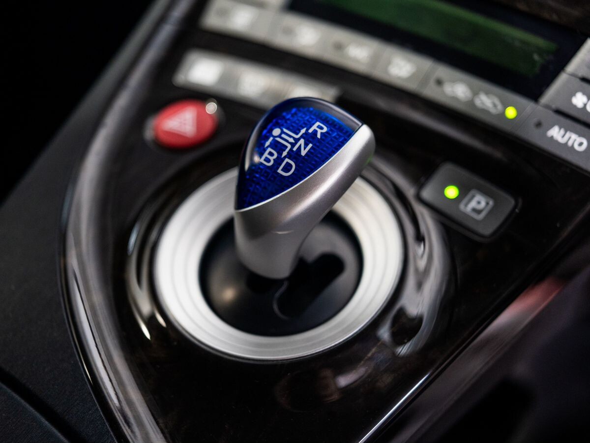 Toyota Prius 2012 - фото автомобиля