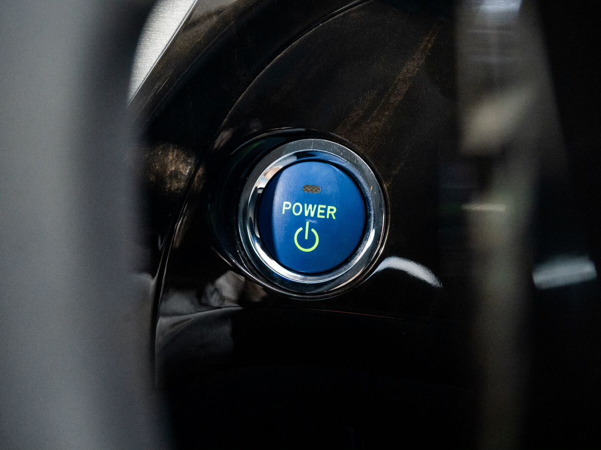 Toyota Prius 2012 - фото автомобиля