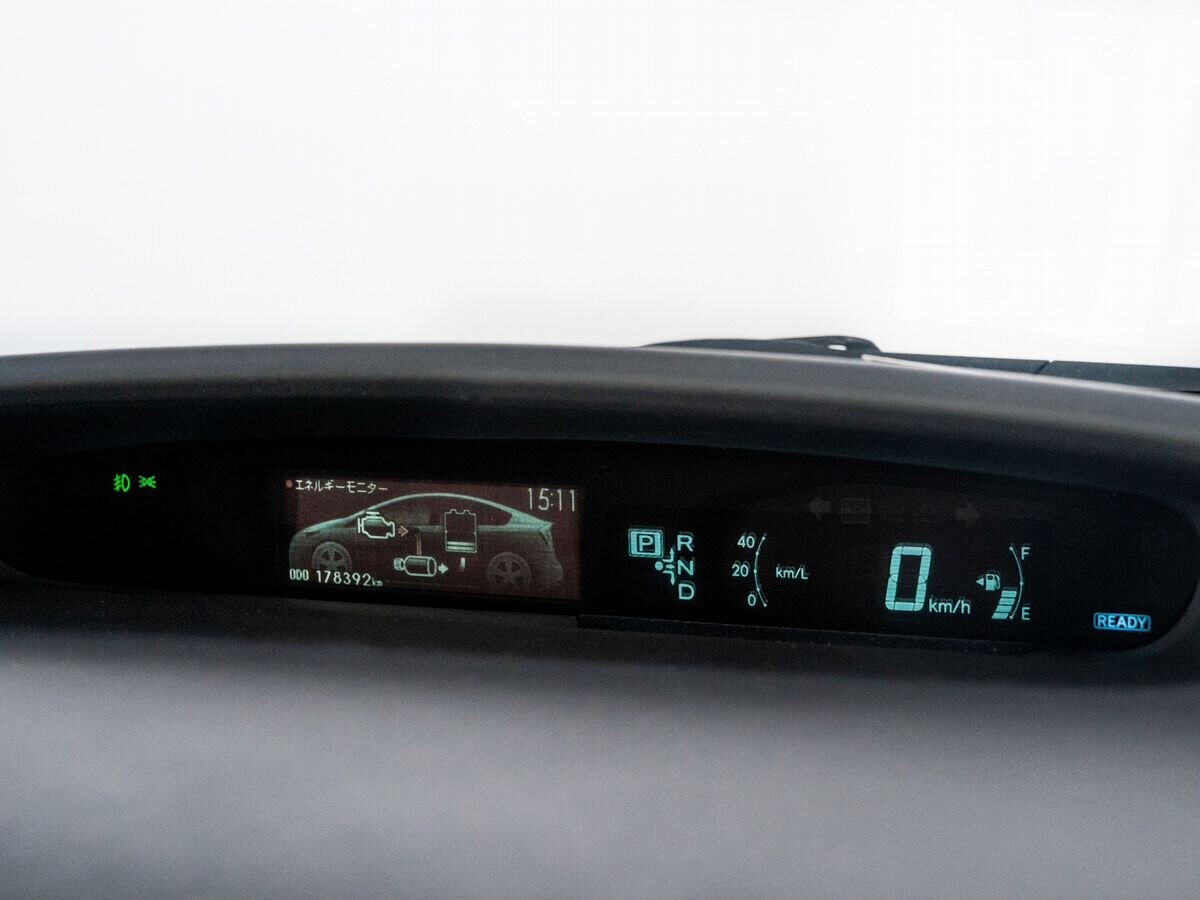 Toyota Prius 2012 - фото автомобиля
