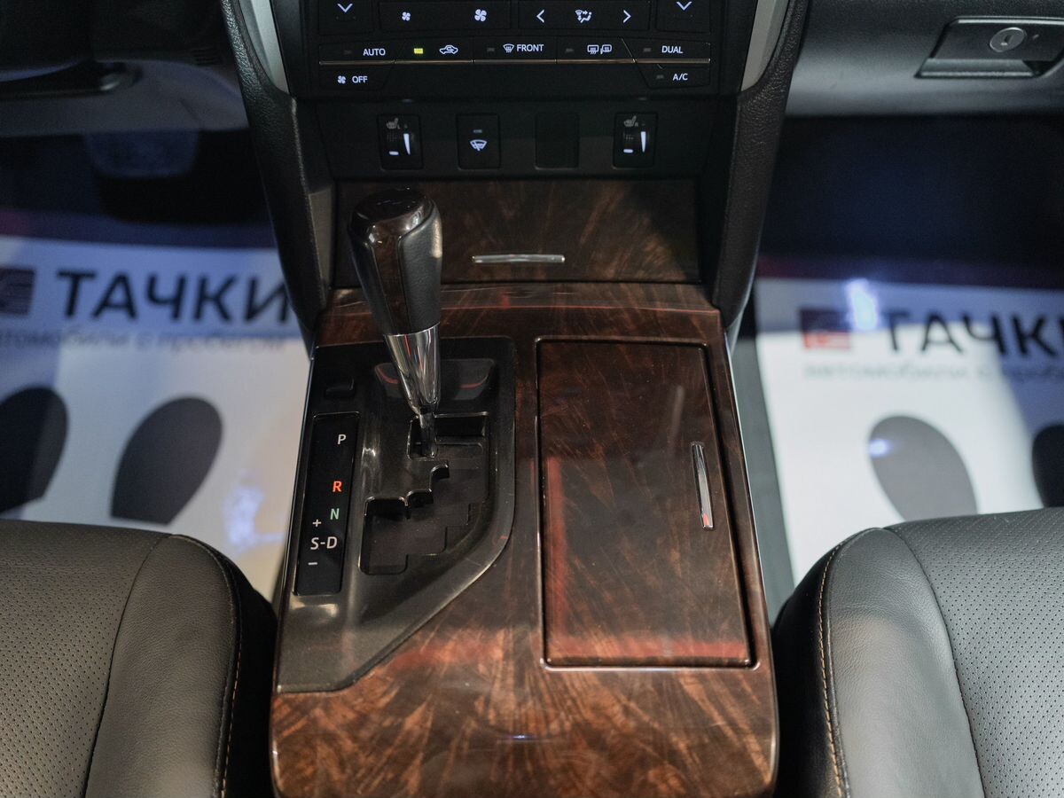 Toyota Camry 2015 - фото автомобиля