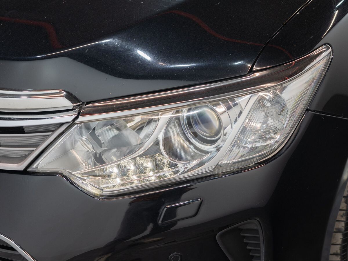 Toyota Camry 2015 - фото автомобиля