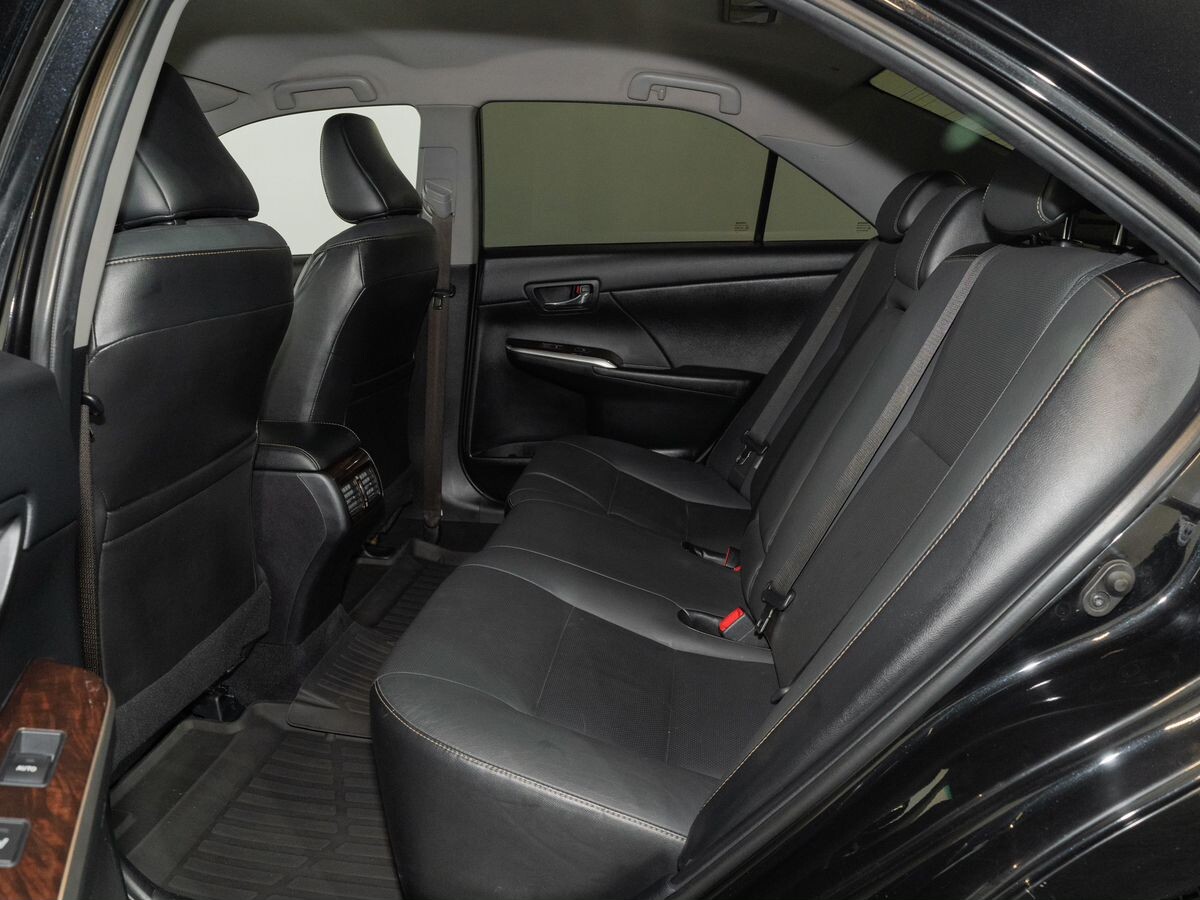 Toyota Camry 2015 - фото автомобиля