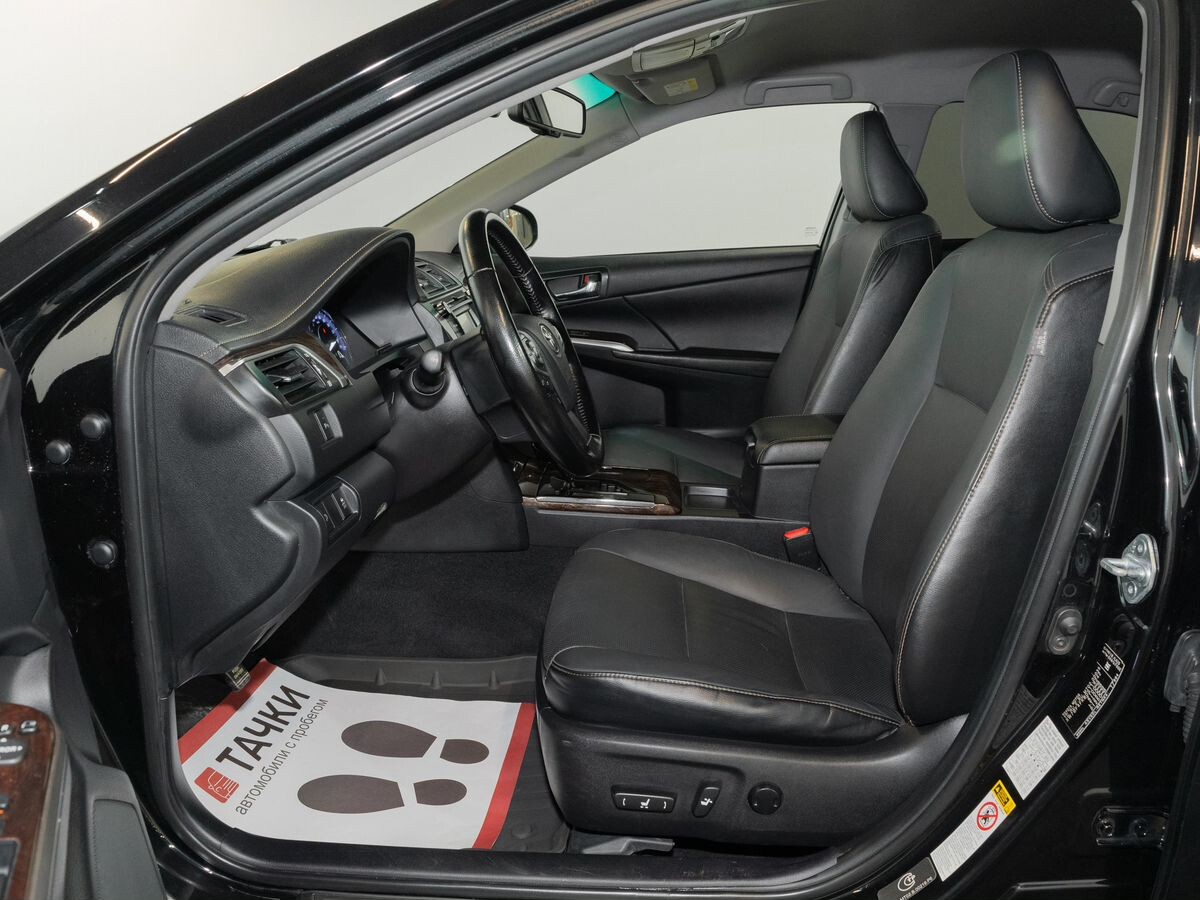 Toyota Camry 2015 - фото автомобиля