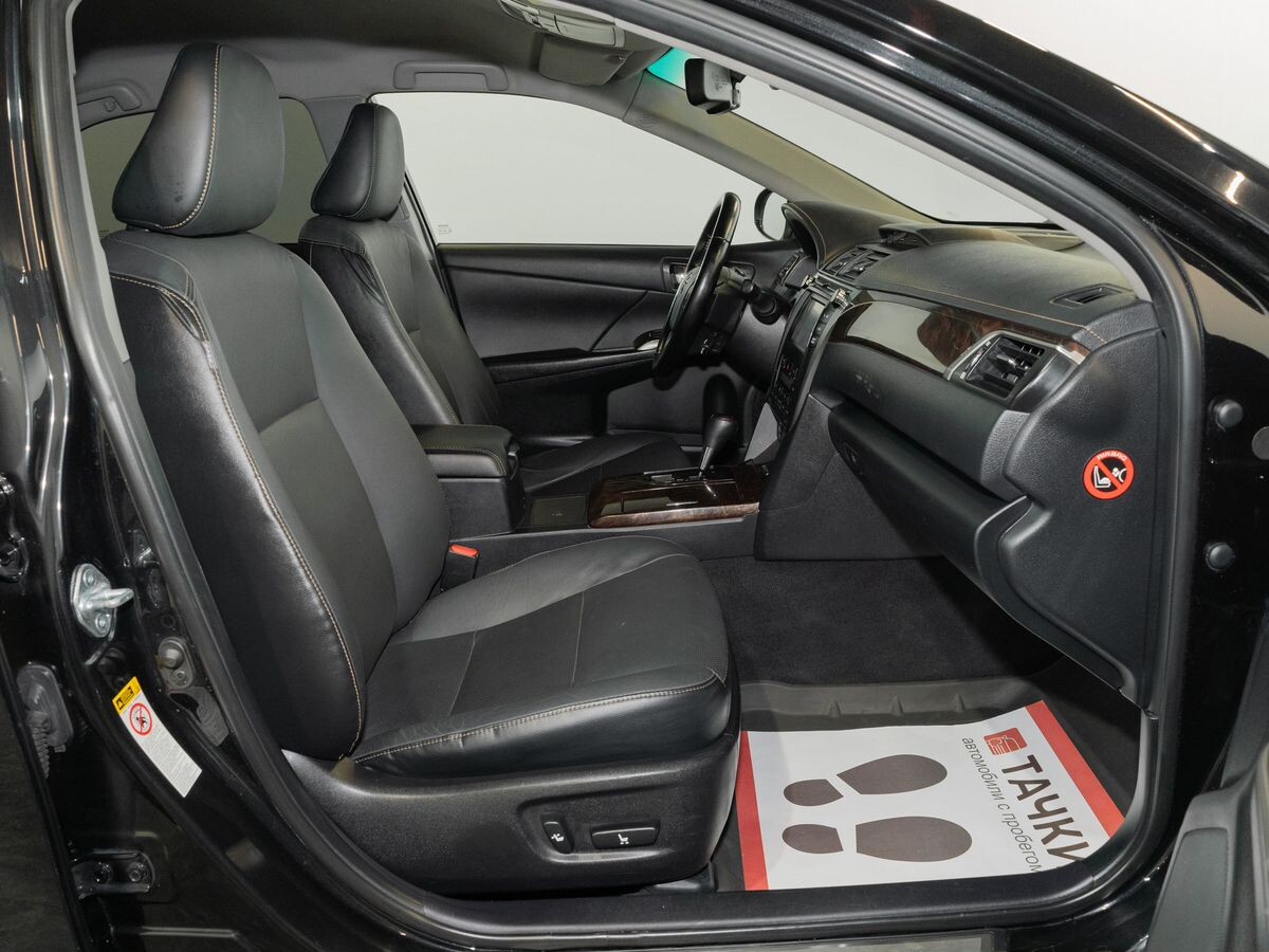 Toyota Camry 2015 - фото автомобиля