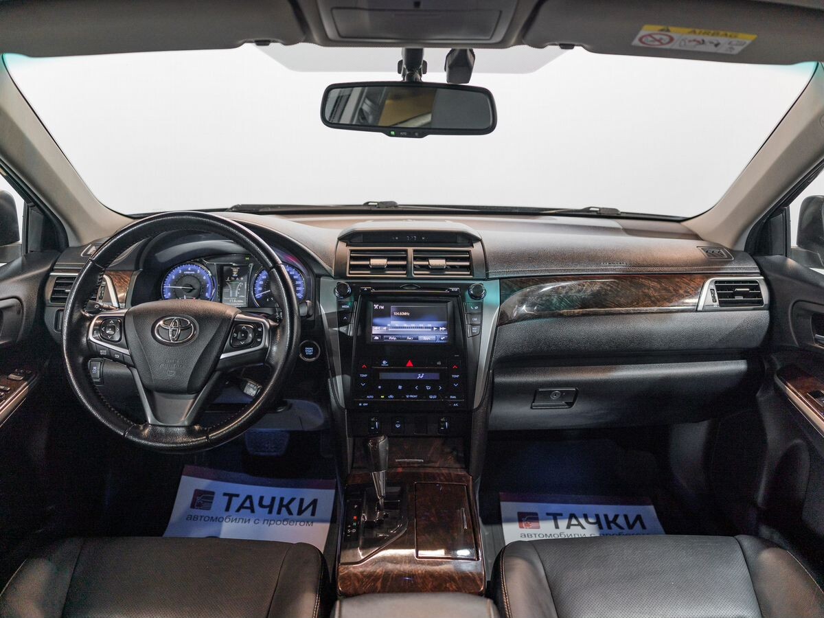 Toyota Camry 2015 - фото автомобиля