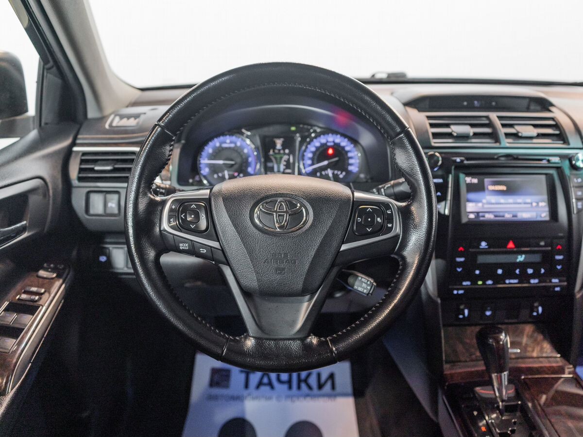 Toyota Camry 2015 - фото автомобиля