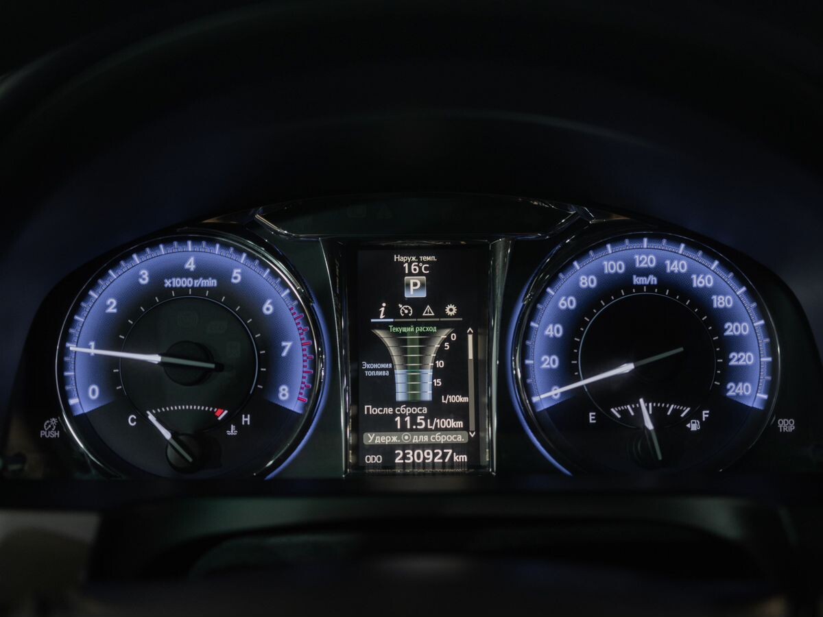 Toyota Camry 2015 - фото автомобиля