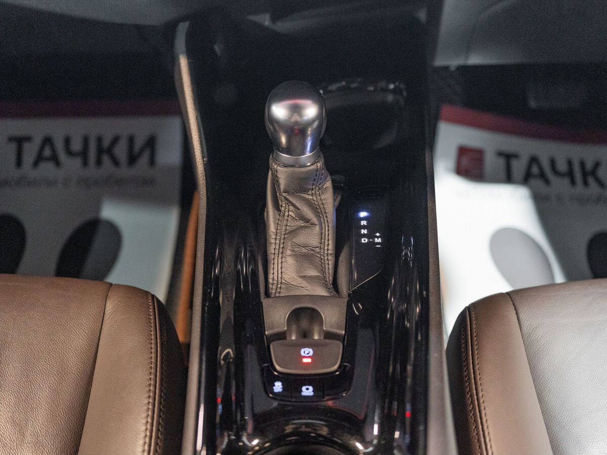 Toyota C-HR 2017 - фото автомобиля