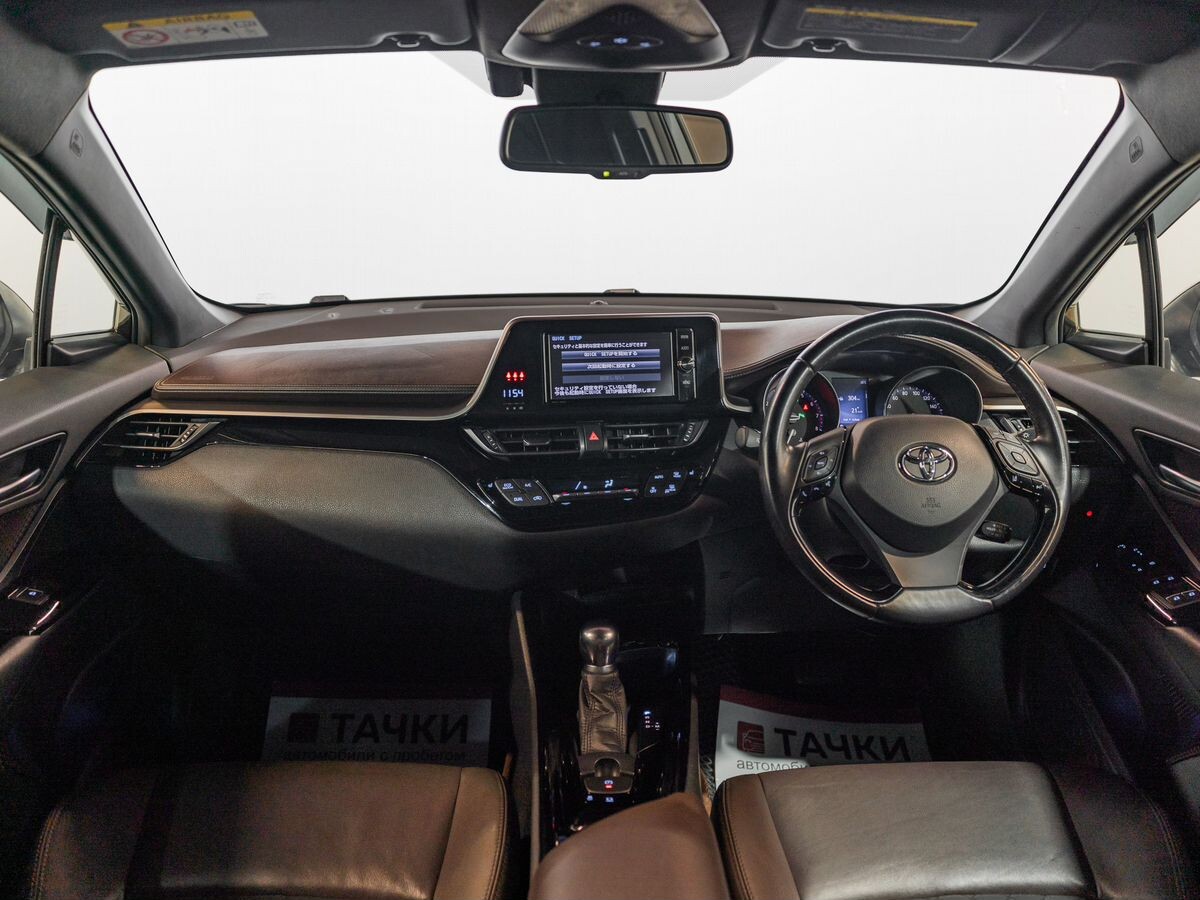 Toyota C-HR 2017 - фото автомобиля