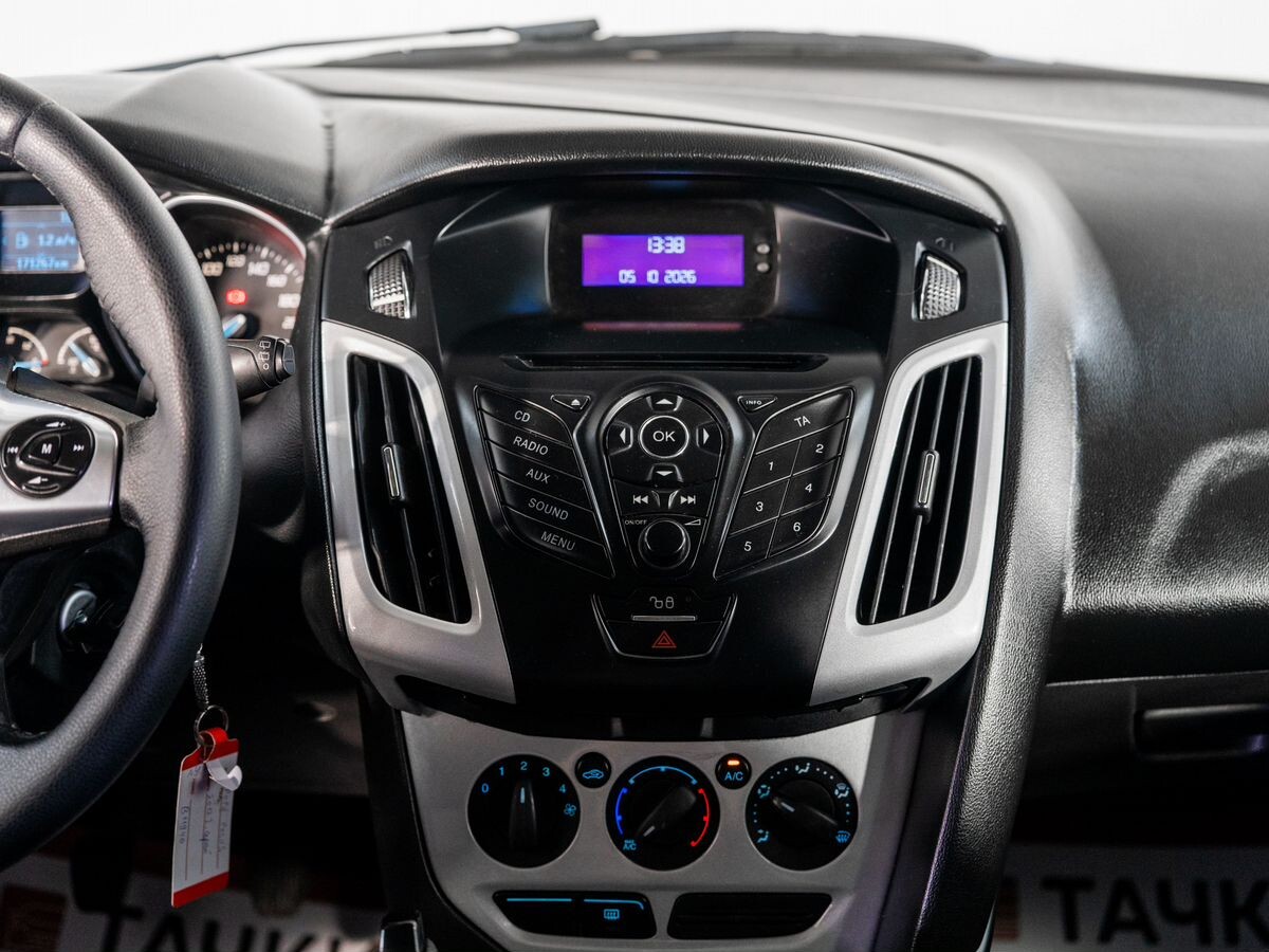 Ford Focus 2012 - фото автомобиля