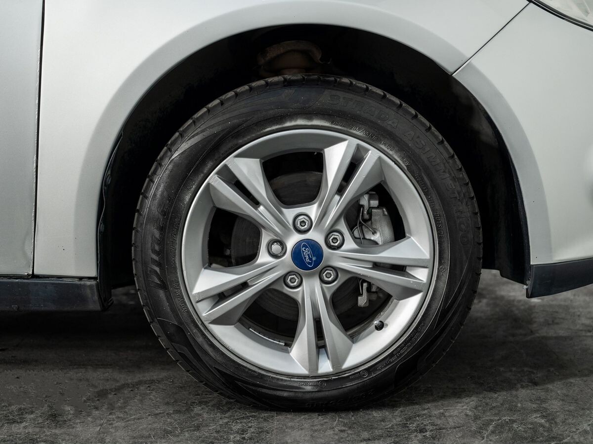 Ford Focus 2012 - фото автомобиля