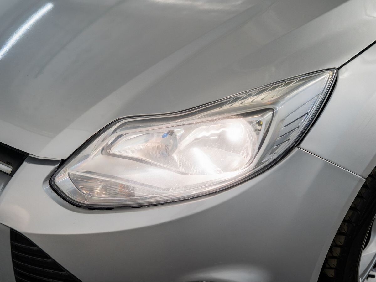 Ford Focus 2012 - фото автомобиля
