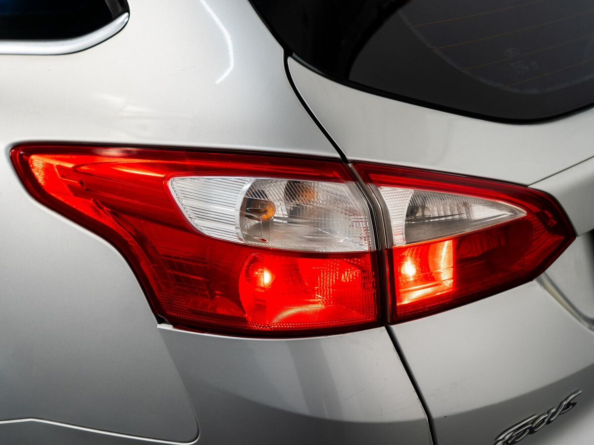 Ford Focus 2012 - фото автомобиля