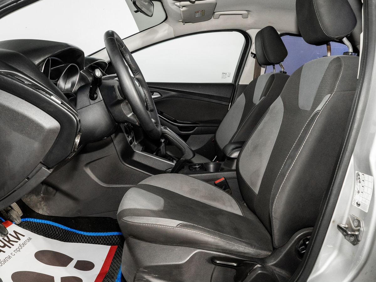 Ford Focus 2012 - фото автомобиля