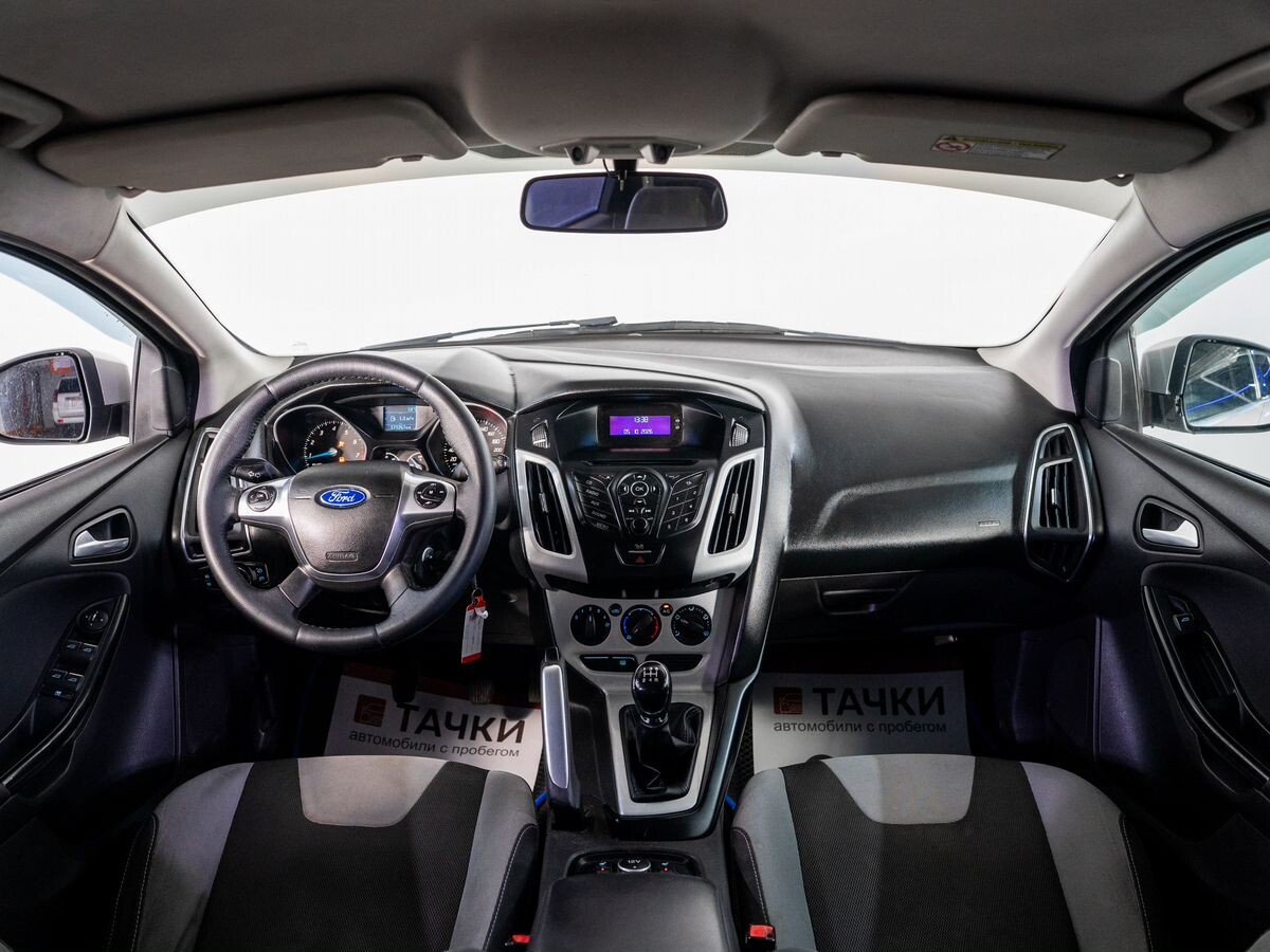 Ford Focus 2012 - фото автомобиля