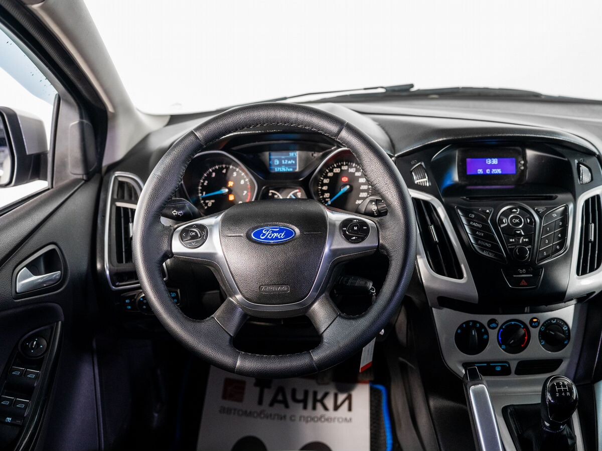 Ford Focus 2012 - фото автомобиля