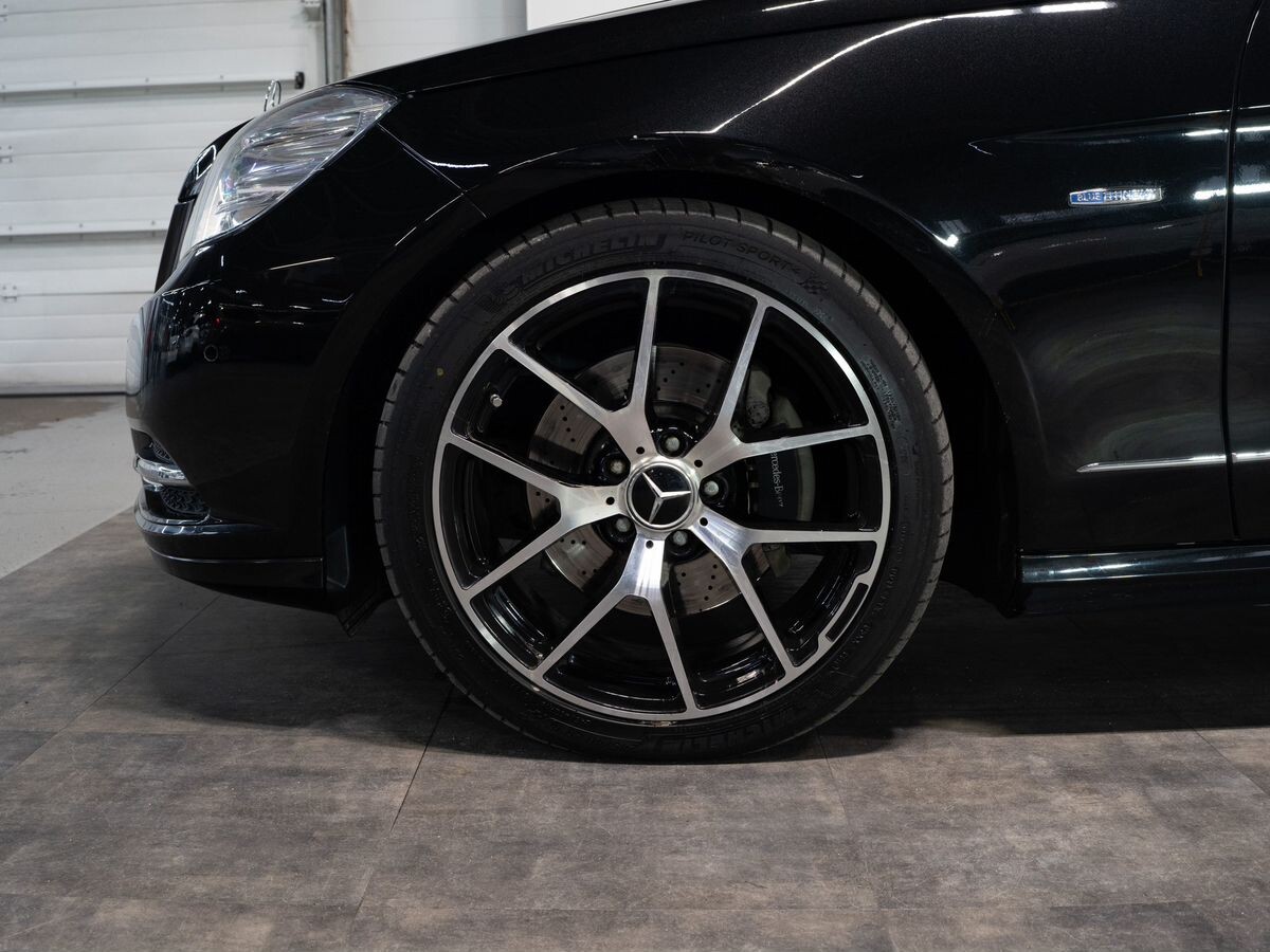 Mercedes-Benz E-Class 2011 - фото автомобиля