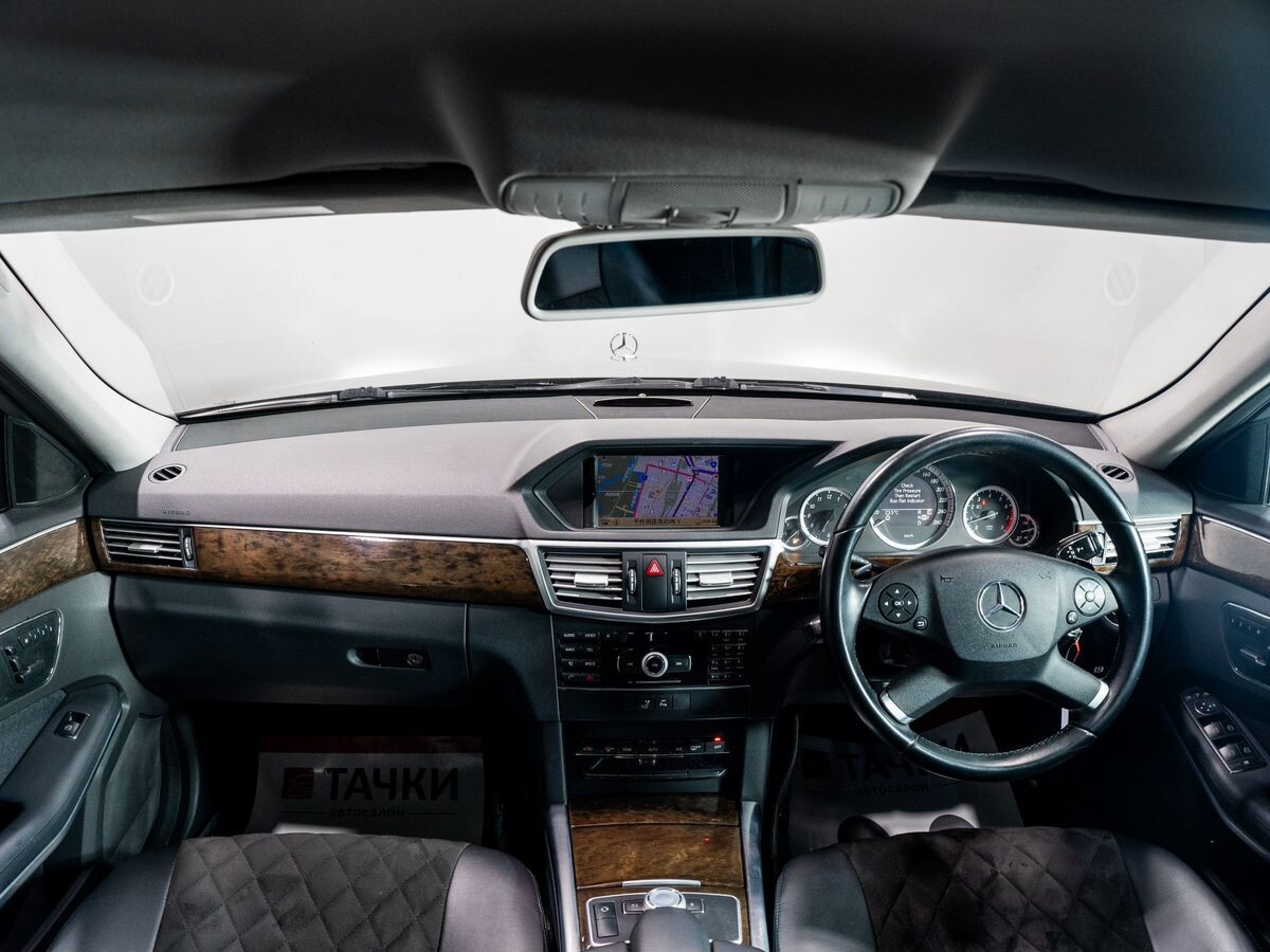 Mercedes-Benz E-Class 2011 - фото автомобиля