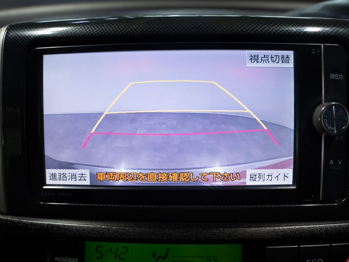 Toyota Wish 2012 - фото автомобиля