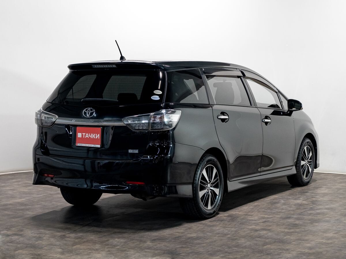 Toyota Wish 2012 - фото автомобиля