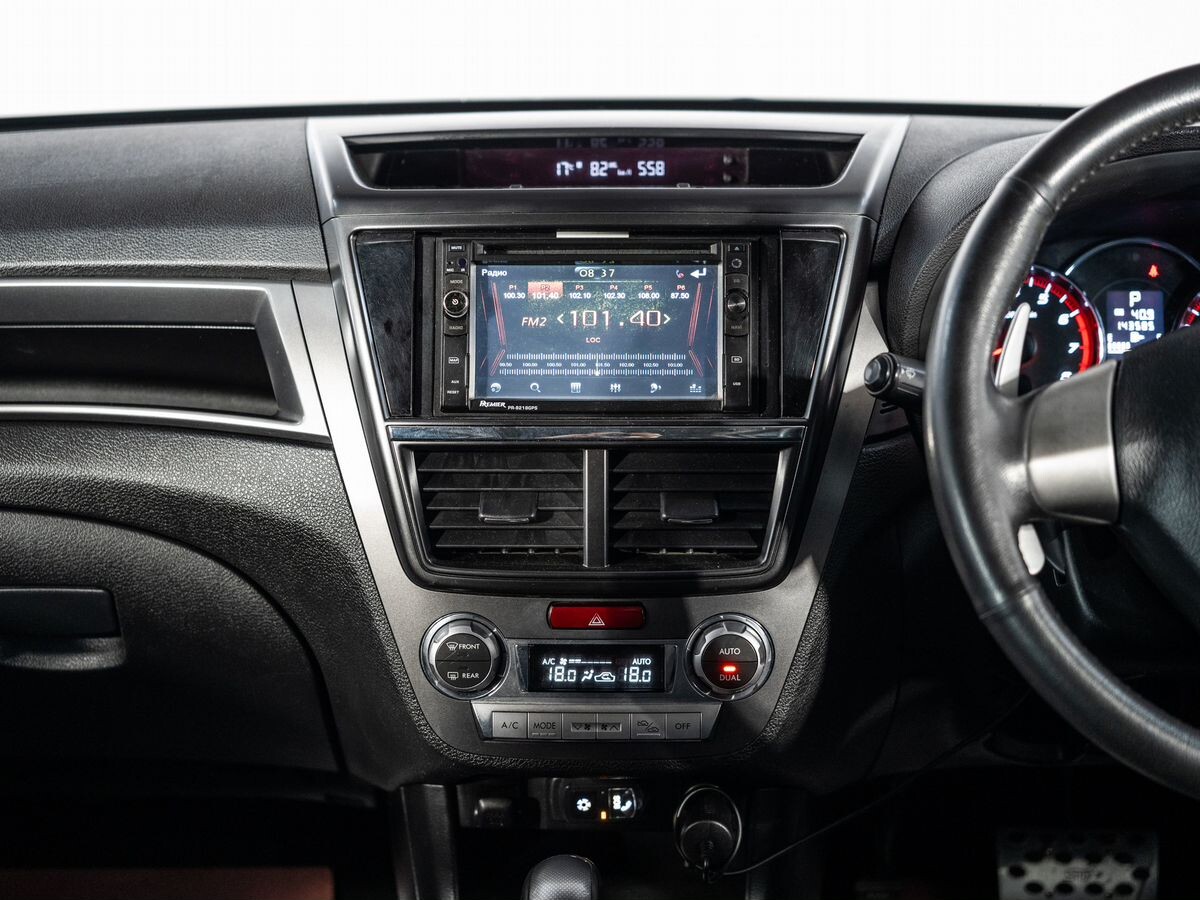 Subaru Exiga 2012 - фото автомобиля