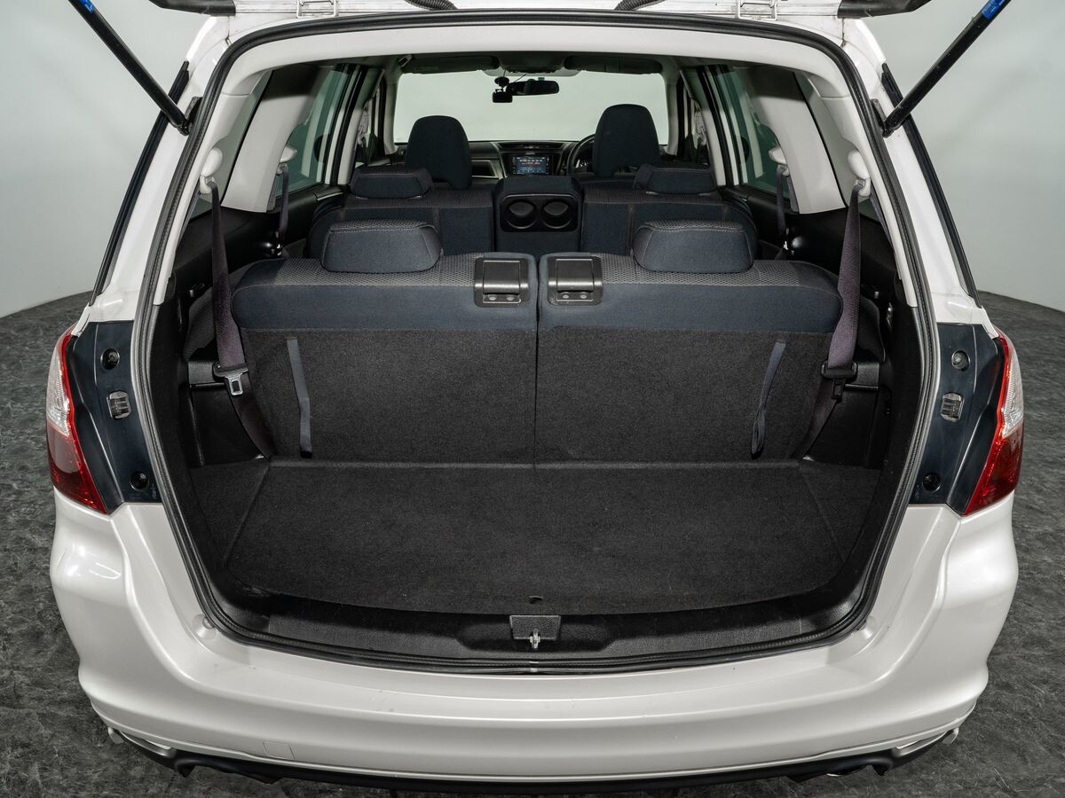 Subaru Exiga 2012 - фото автомобиля