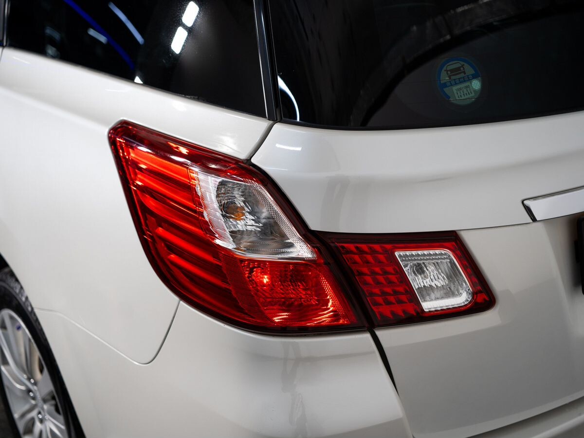 Subaru Exiga 2012 - фото автомобиля