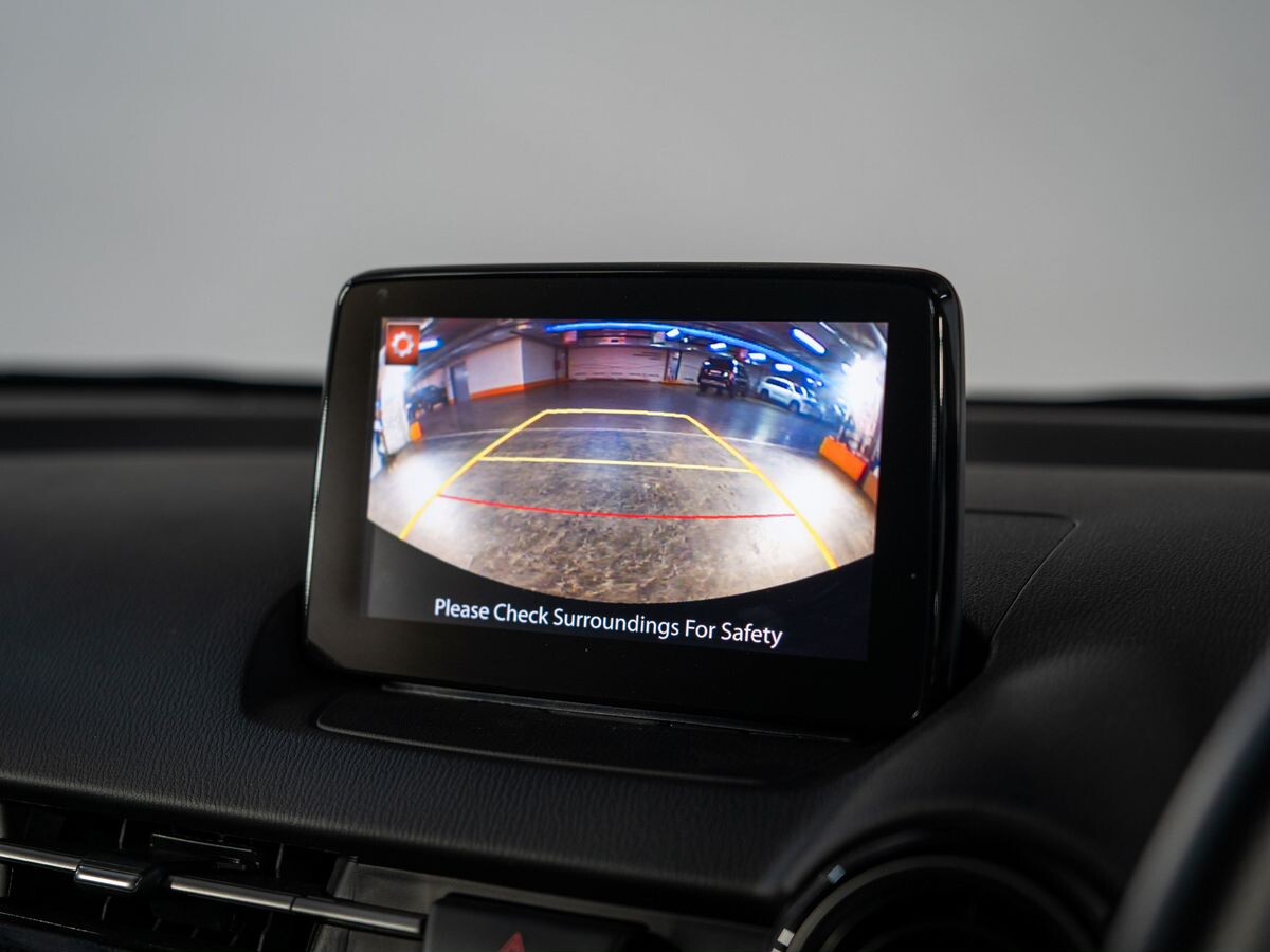 Mazda Demio 2019 - фото автомобиля