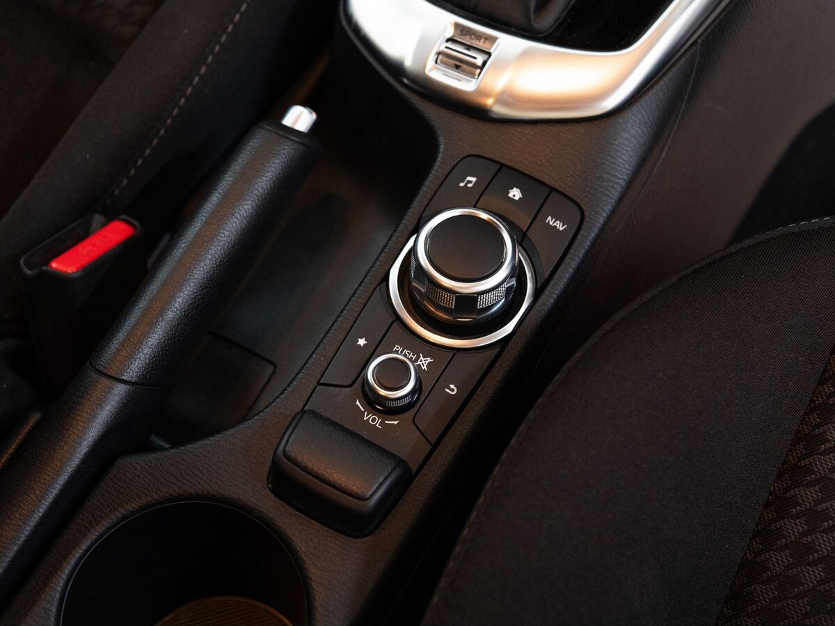 Mazda Demio 2019 - фото автомобиля