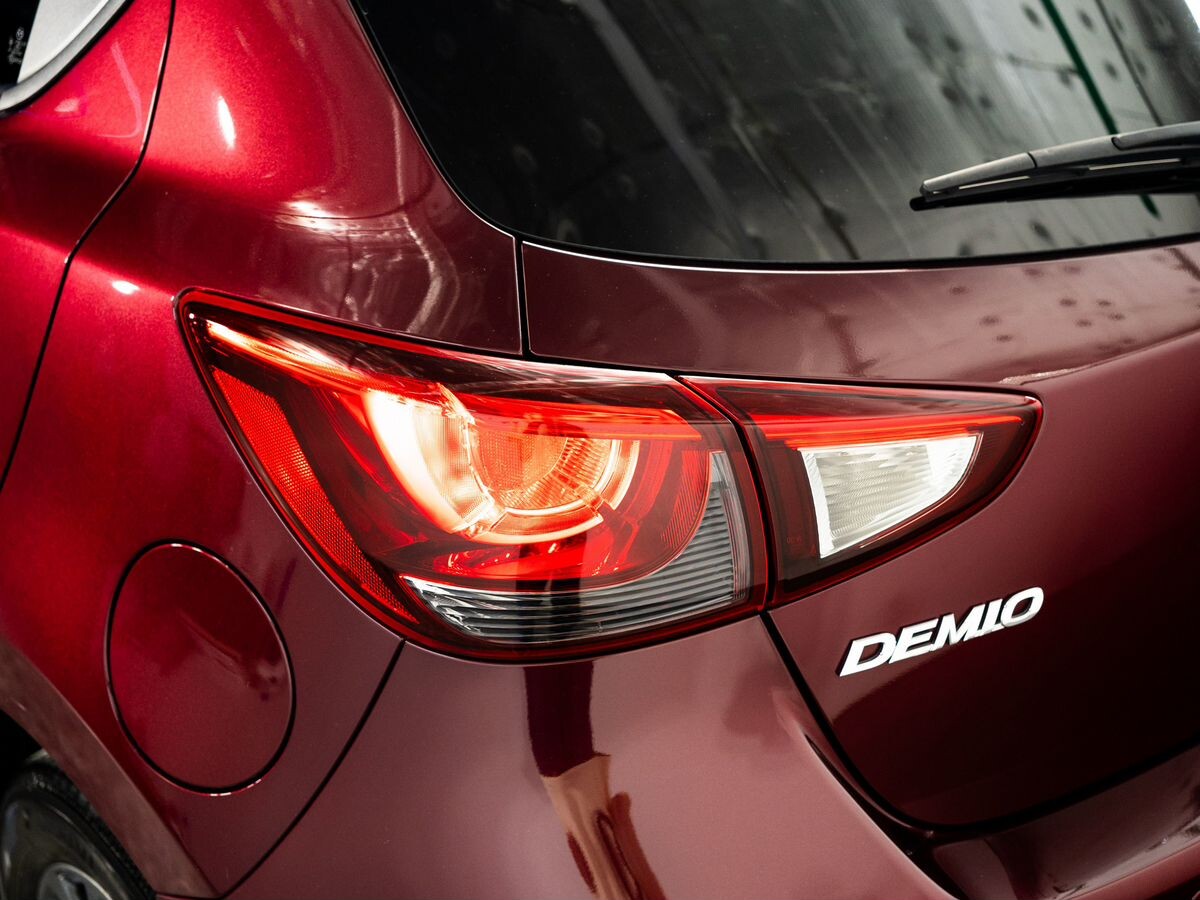 Mazda Demio 2019 - фото автомобиля