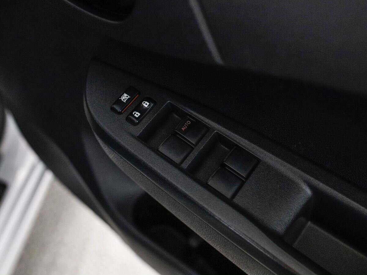 Toyota Ractis 2016 - фото автомобиля