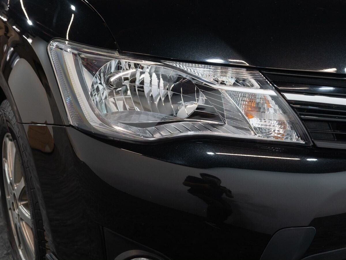 Toyota Corolla Fielder 2013 - фото автомобиля