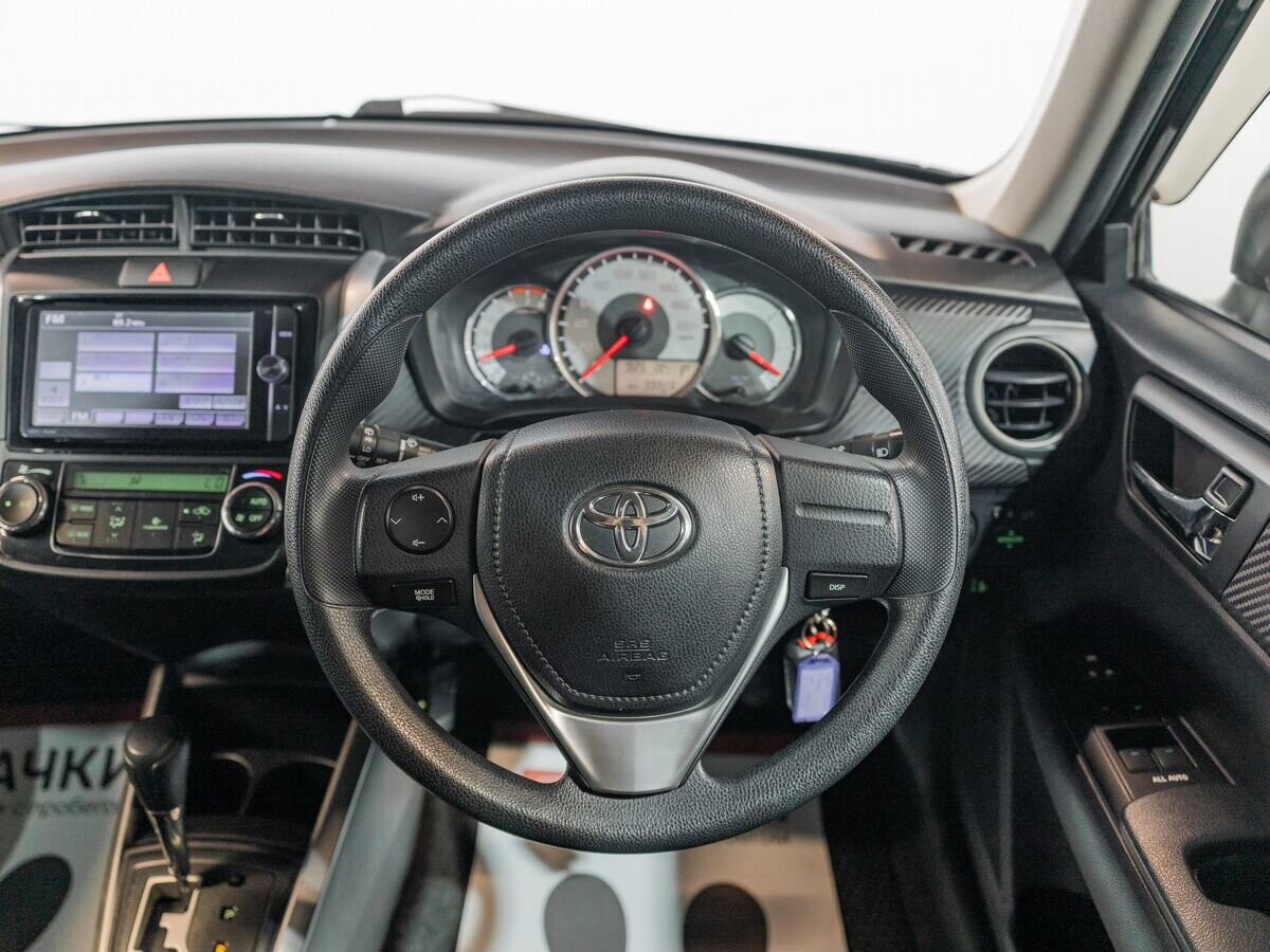 Toyota Corolla Fielder 2013 - фото автомобиля
