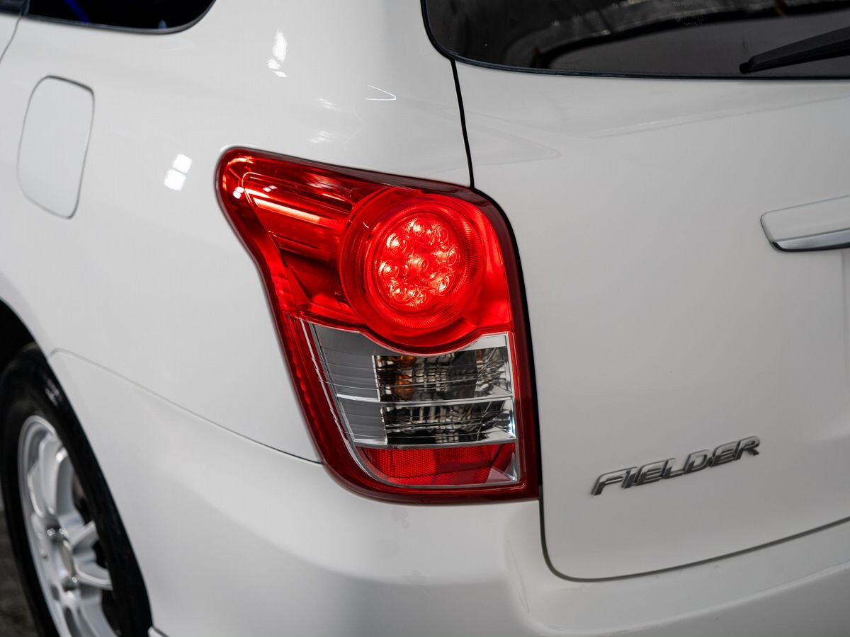Toyota Corolla Fielder 2009 - фото автомобиля