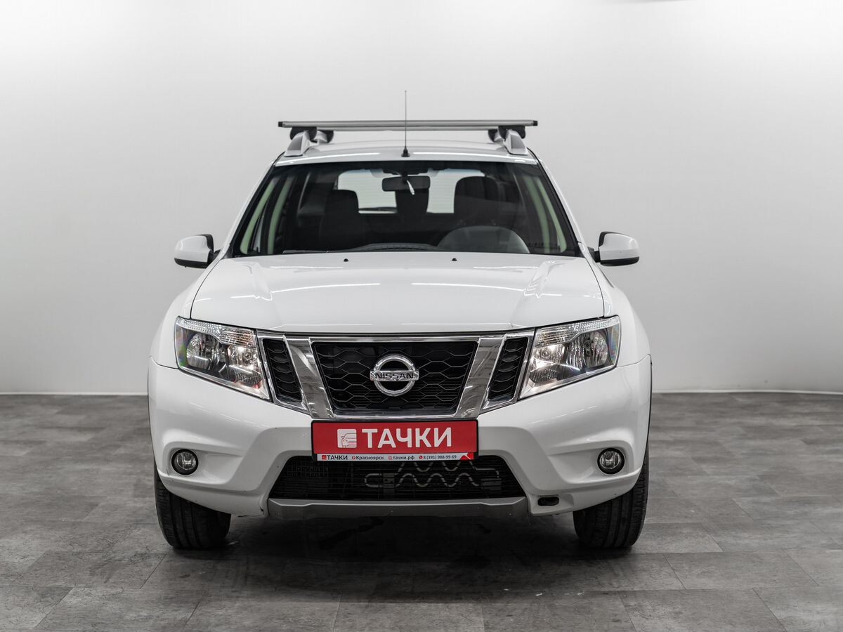 Nissan Terrano 2018 - фото автомобиля