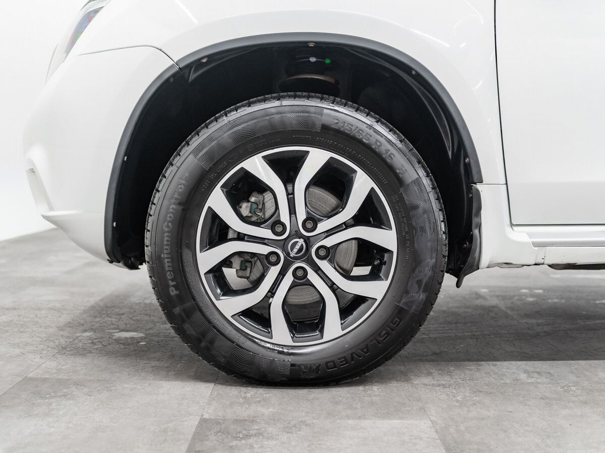 Nissan Terrano 2018 - фото автомобиля