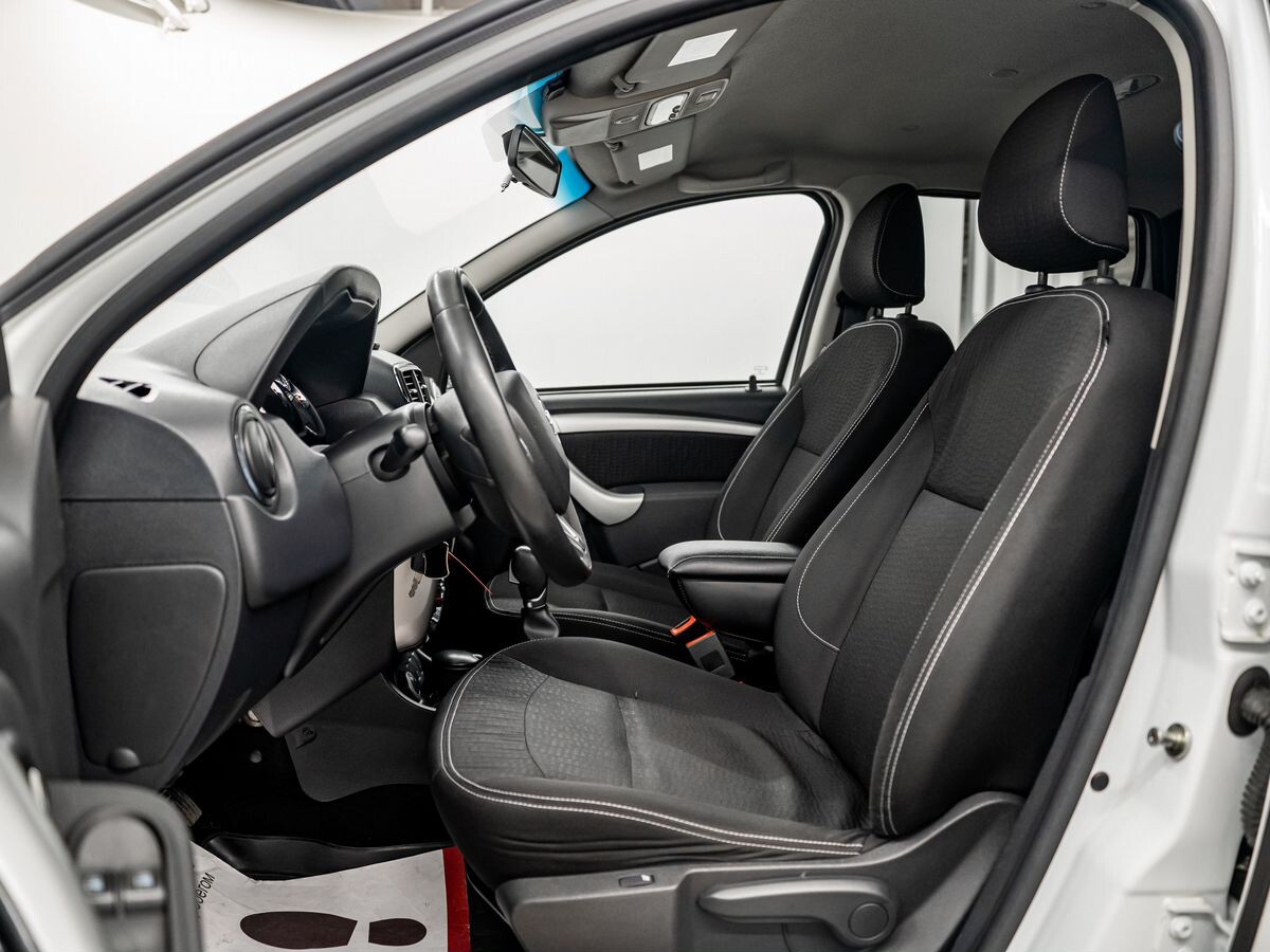Nissan Terrano 2018 - фото автомобиля