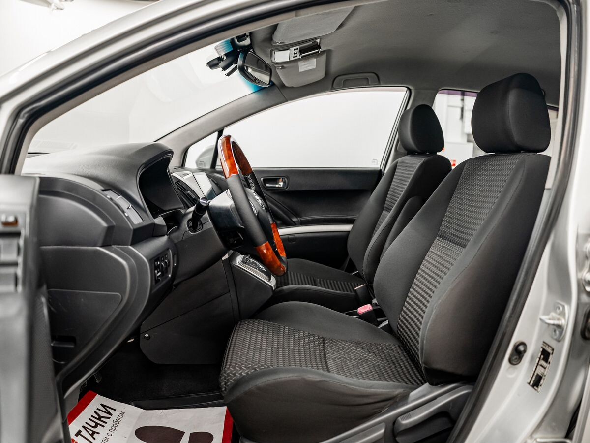 Toyota Corolla Verso 2008 - фото автомобиля