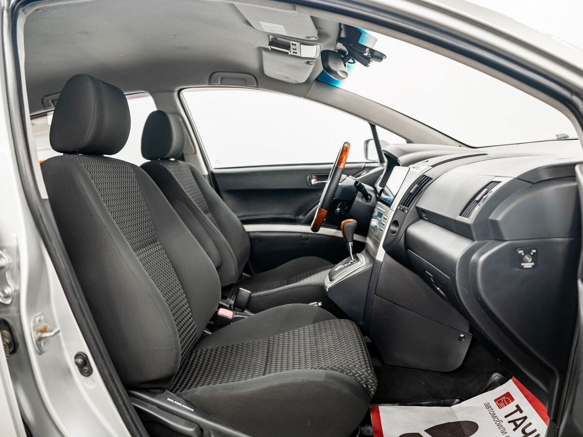 Toyota Corolla Verso 2008 - фото автомобиля