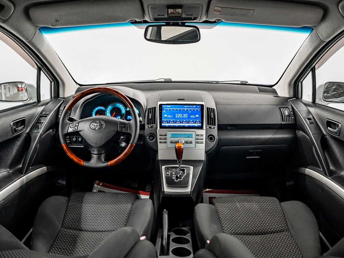 Toyota Corolla Verso 2008 - фото автомобиля