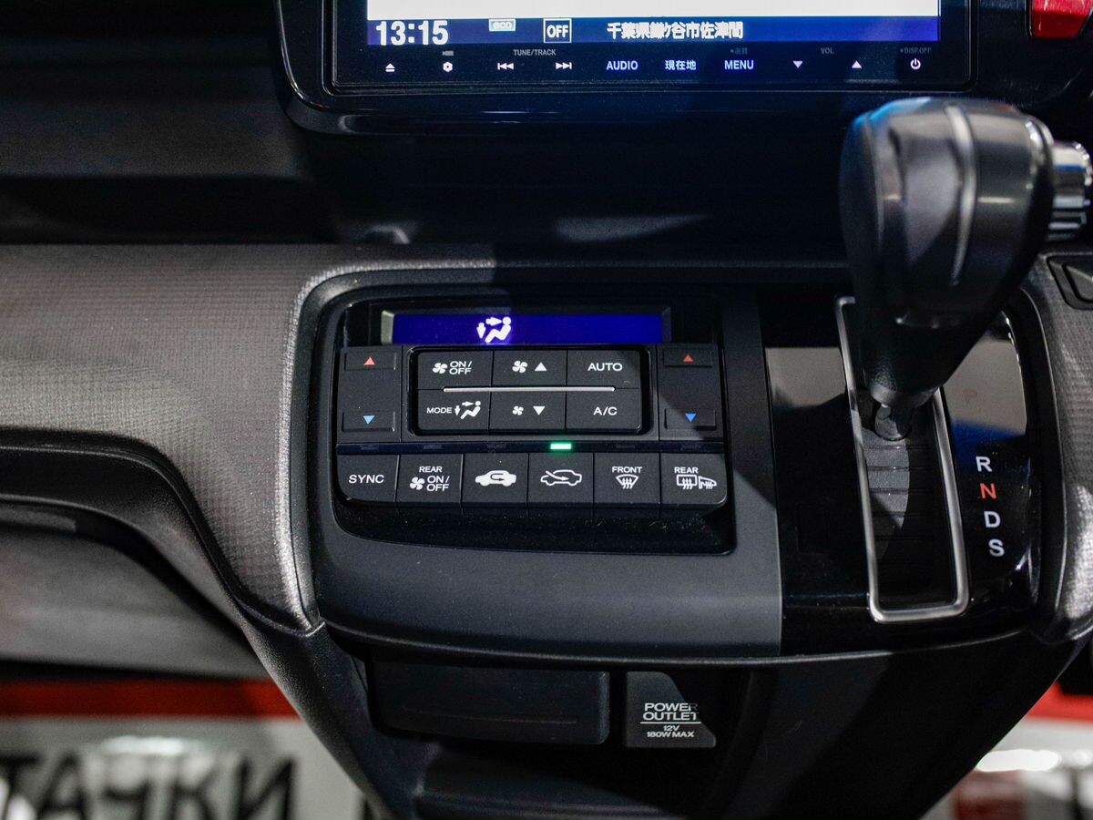 Honda Stepwgn 2015 - фото автомобиля