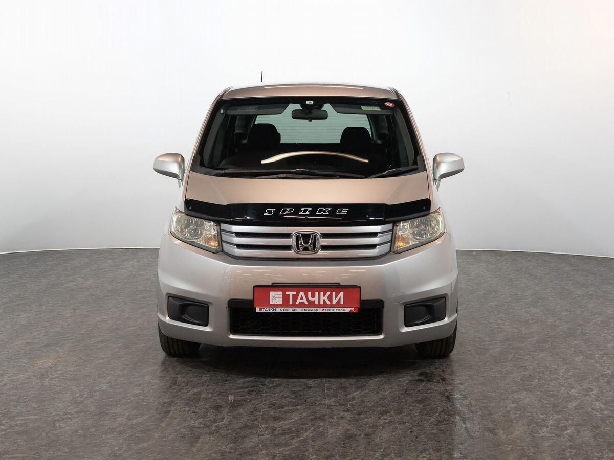Honda Freed Spike 2010 - фото автомобиля