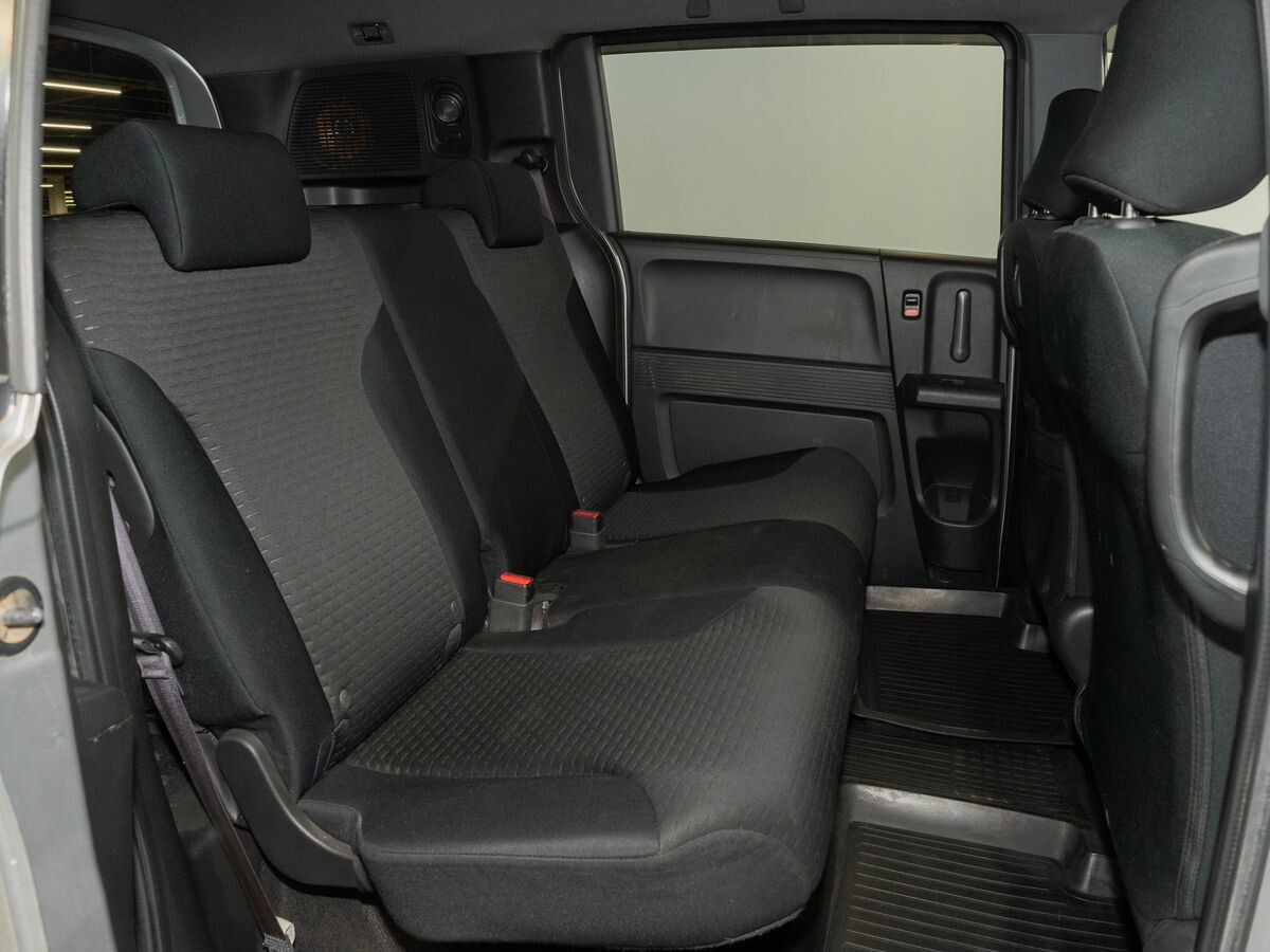 Honda Freed Spike 2010 - фото автомобиля