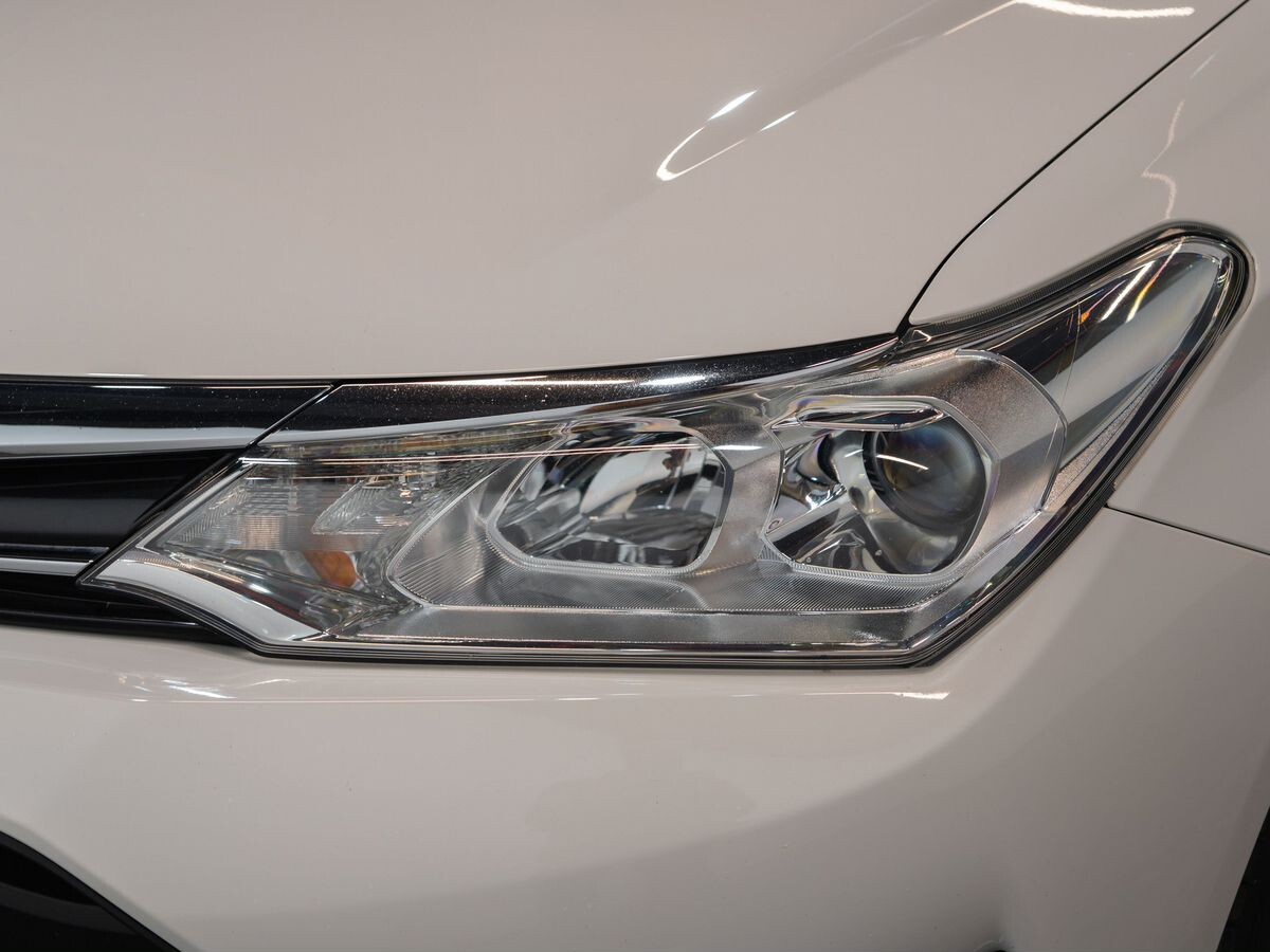 Toyota Corolla Fielder 2019 - фото автомобиля