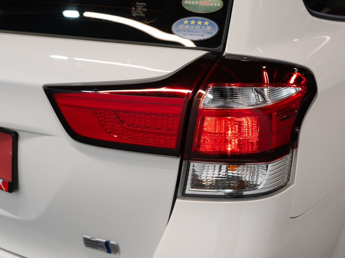 Toyota Corolla Fielder 2019 - фото автомобиля