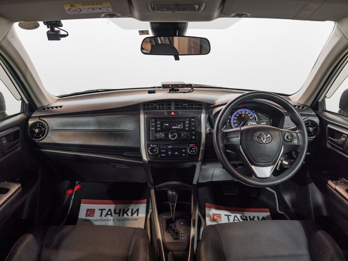 Toyota Corolla Fielder 2019 - фото автомобиля