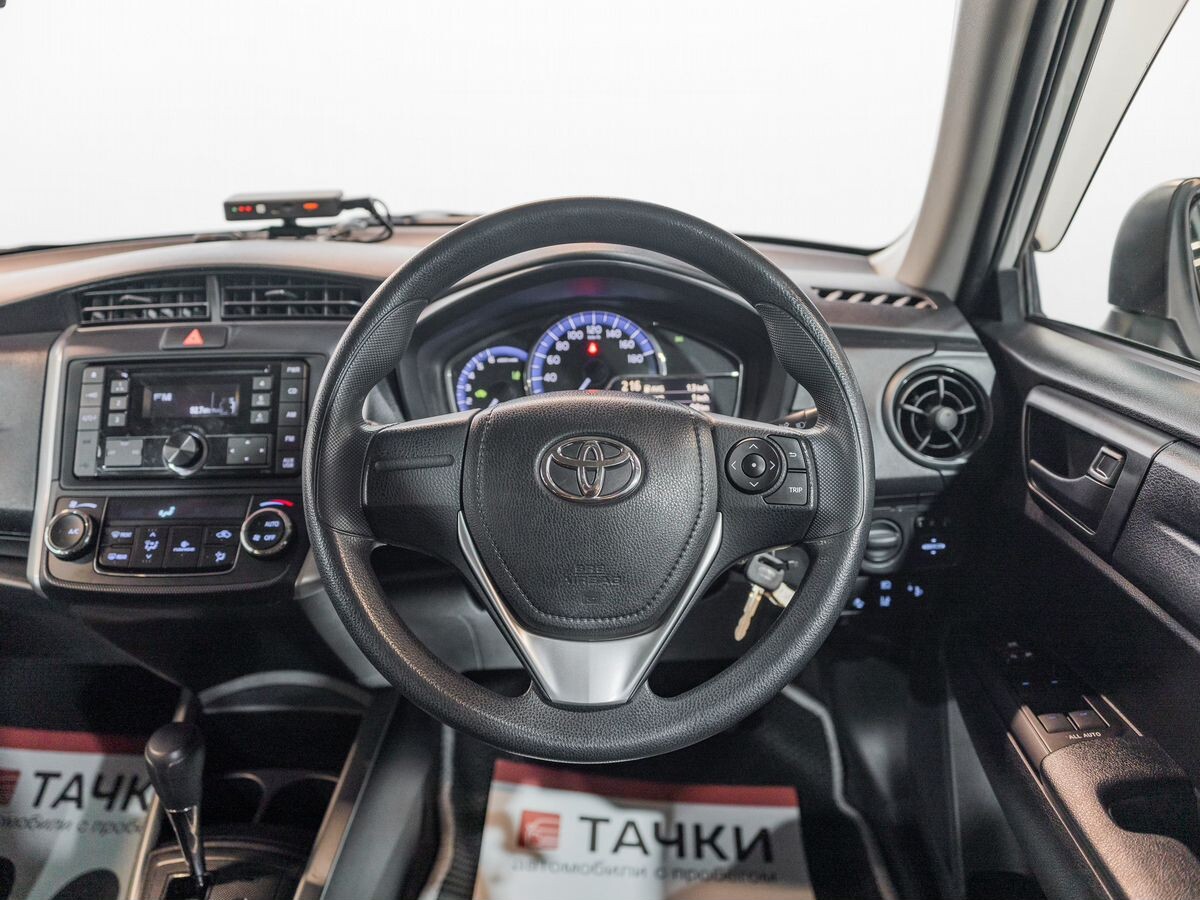 Toyota Corolla Fielder 2019 - фото автомобиля