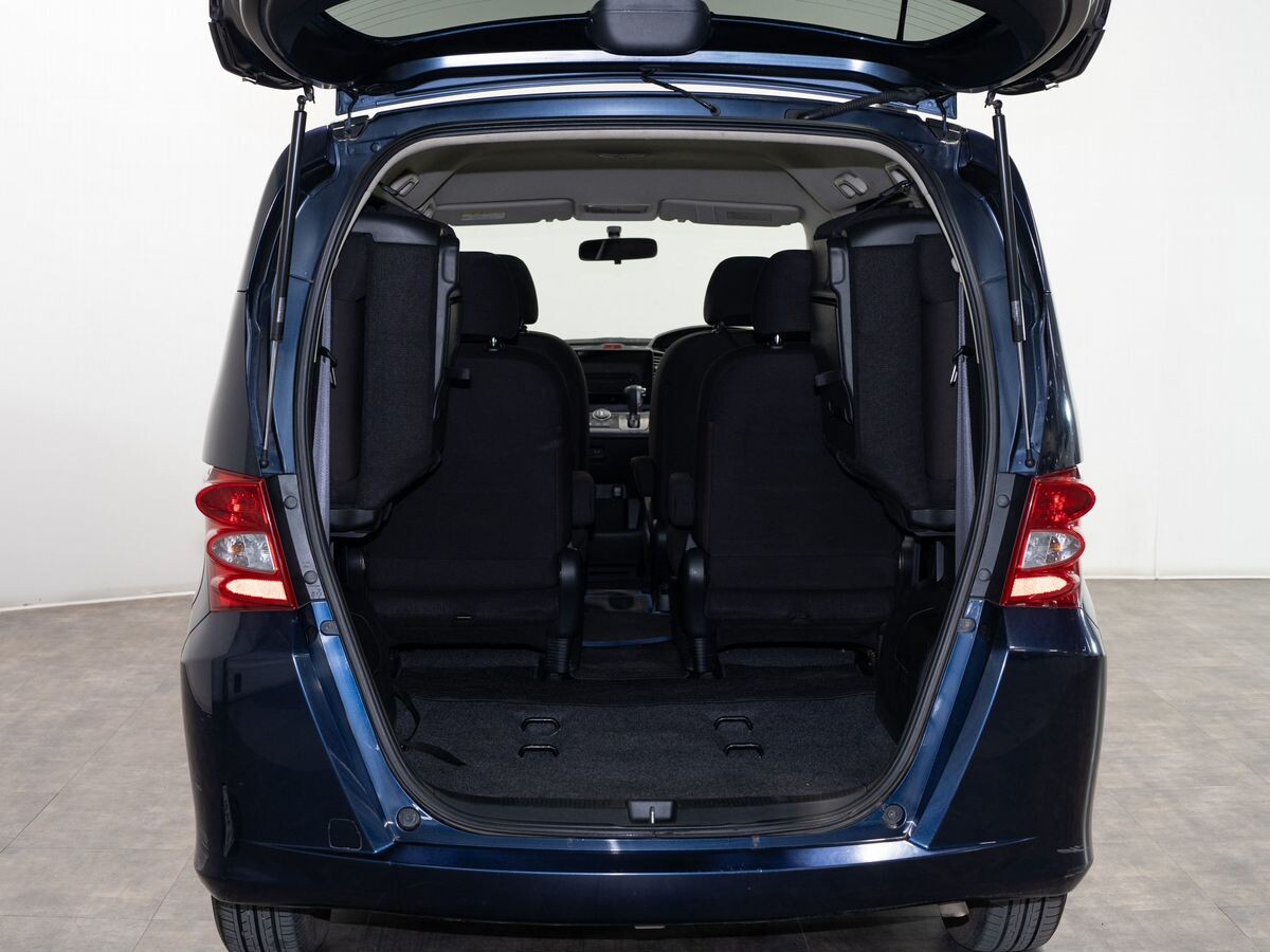 Honda Freed 2010 - фото автомобиля