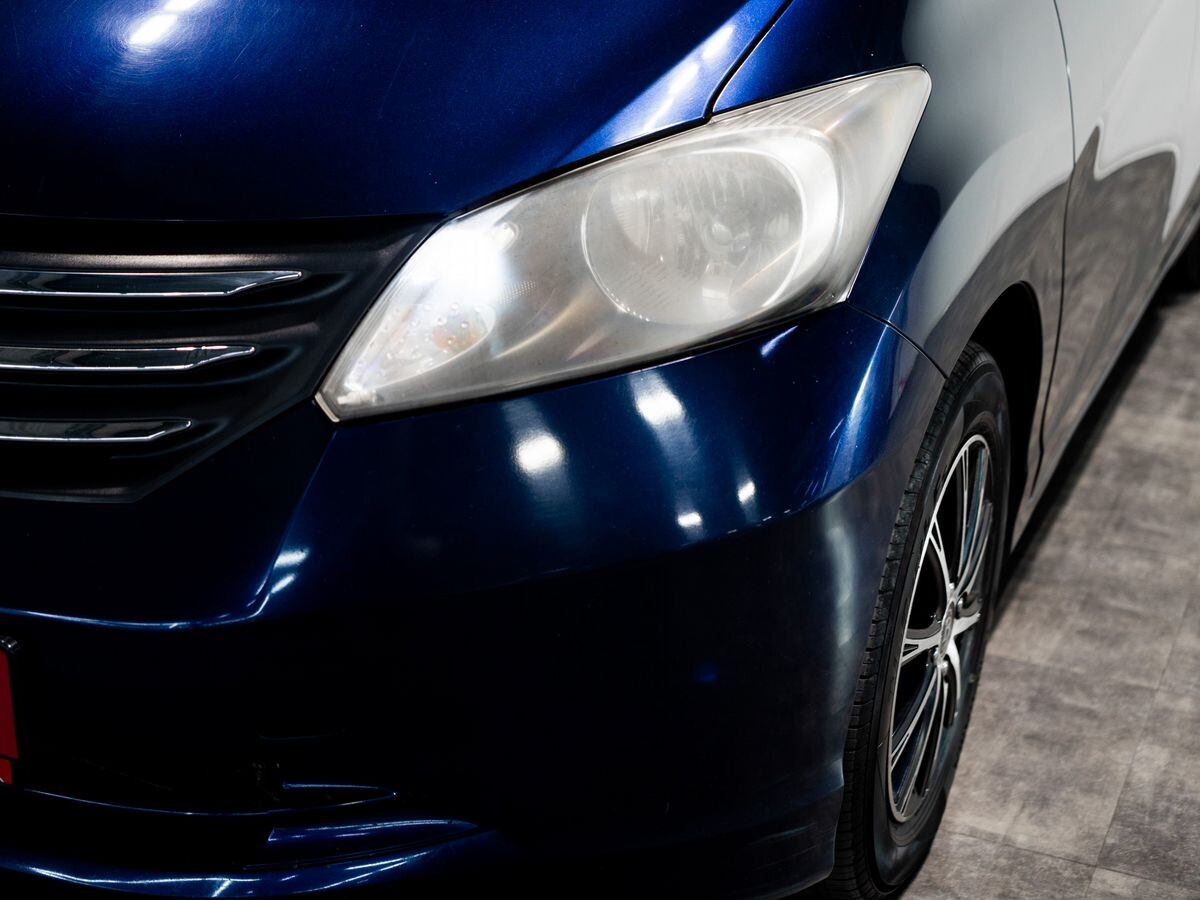 Honda Freed 2010 - фото автомобиля